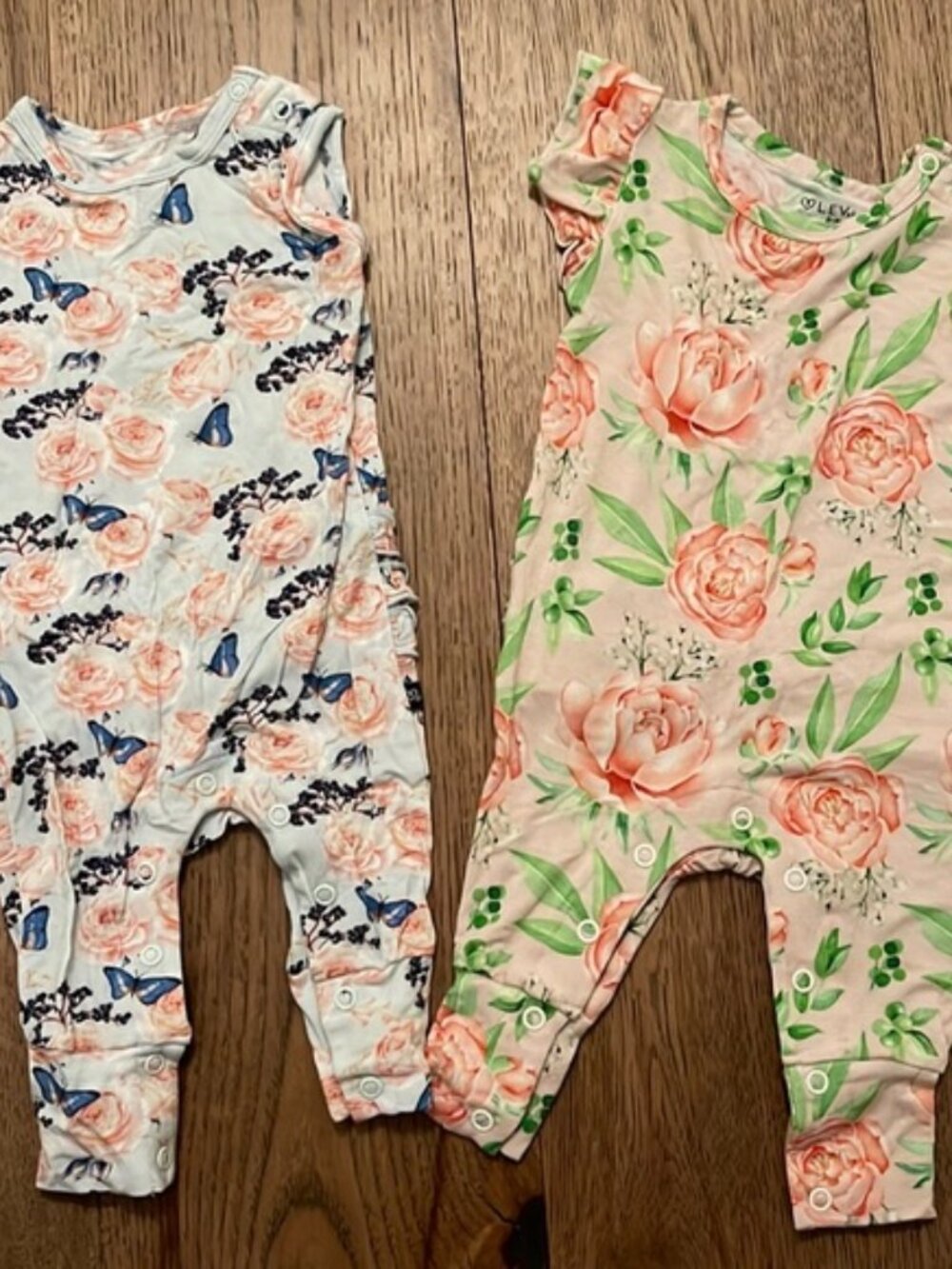 LEV baby Rompers